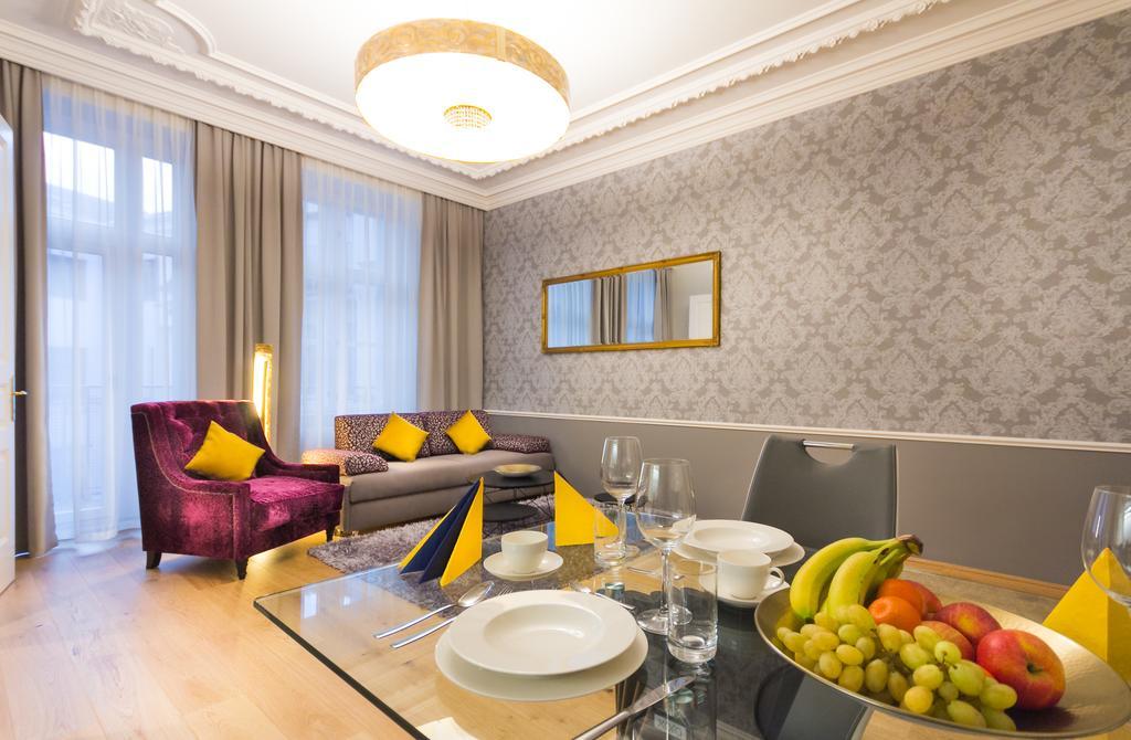 Votivpark Serviced Apartament *